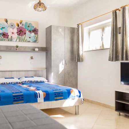 Apartments Belavic By El-Pi Tours นยีวีเซ ภายนอก รูปภาพ