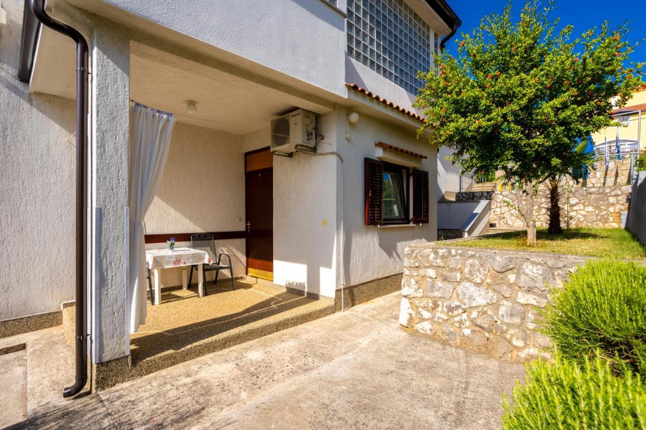 Apartments Belavic By El-Pi Tours นยีวีเซ ภายนอก รูปภาพ