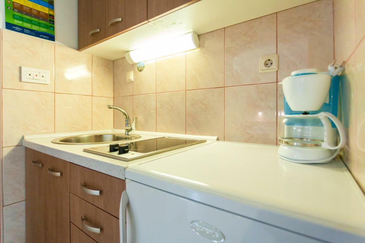 Apartments Belavic By El-Pi Tours นยีวีเซ ภายนอก รูปภาพ