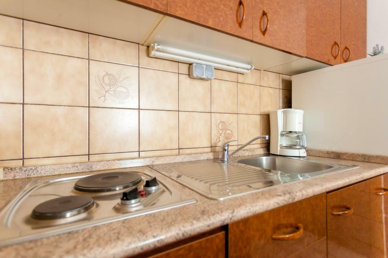 Apartments Belavic By El-Pi Tours นยีวีเซ ภายนอก รูปภาพ